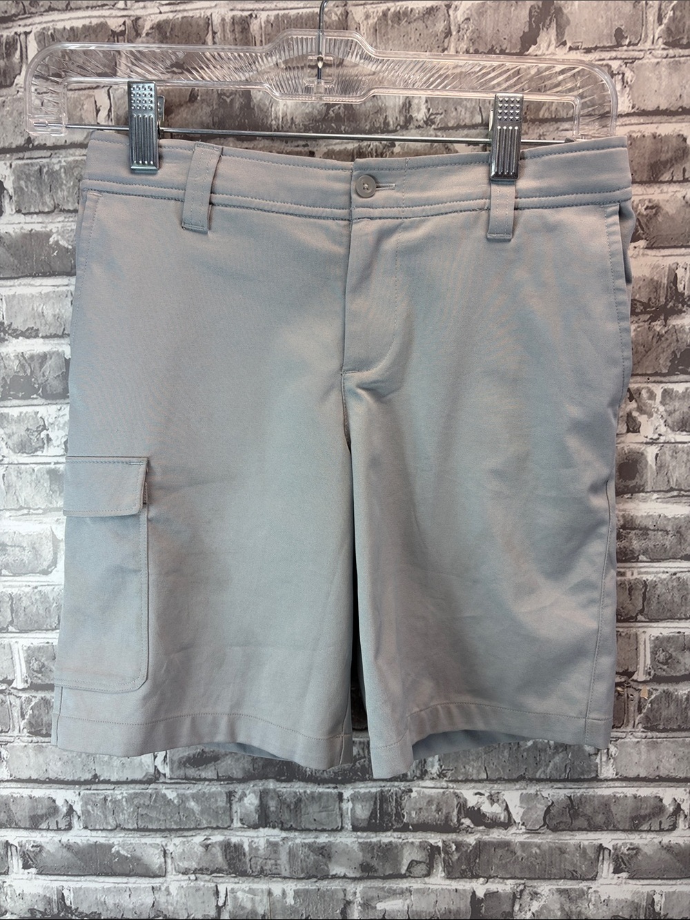 Under Armour boys Casual Cargo Shorts in Light Gray